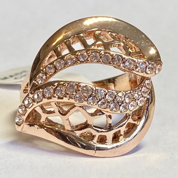 Art Deco Cocktail Ring Size 8 9 Rose Gold Plated Filigree Crystal Vintage Style - Picture 1 of 10